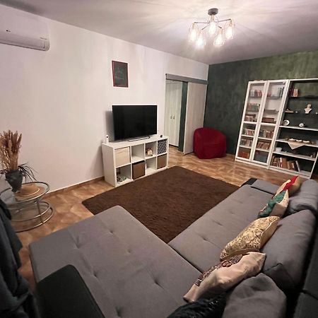 Appartamento Casa Cartilor - House Of Book'S Bucarest Esterno foto