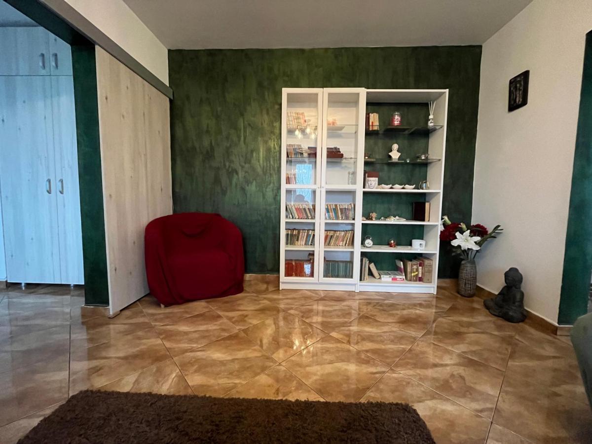 Appartamento Casa Cartilor - House Of Book'S Bucarest Esterno foto