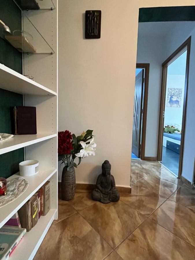 Appartamento Casa Cartilor - House Of Book'S Bucarest Esterno foto